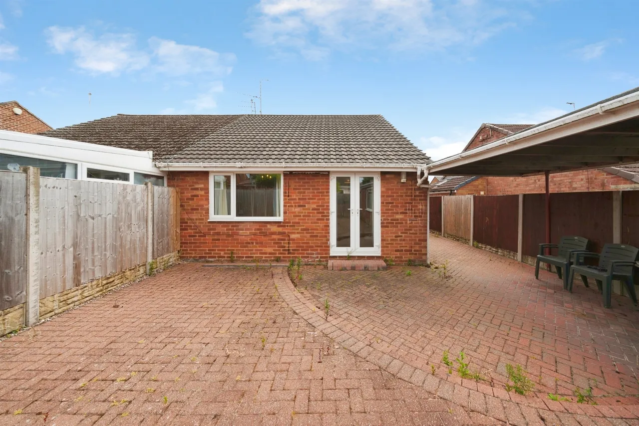 Sunningdale Drive, Bromborough, Wirral, photo 12