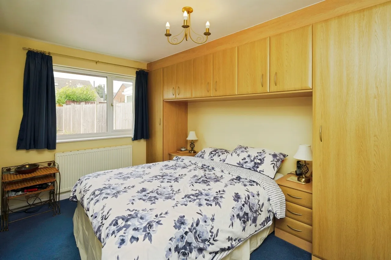 Sunningdale Drive, Bromborough, Wirral, photo 6