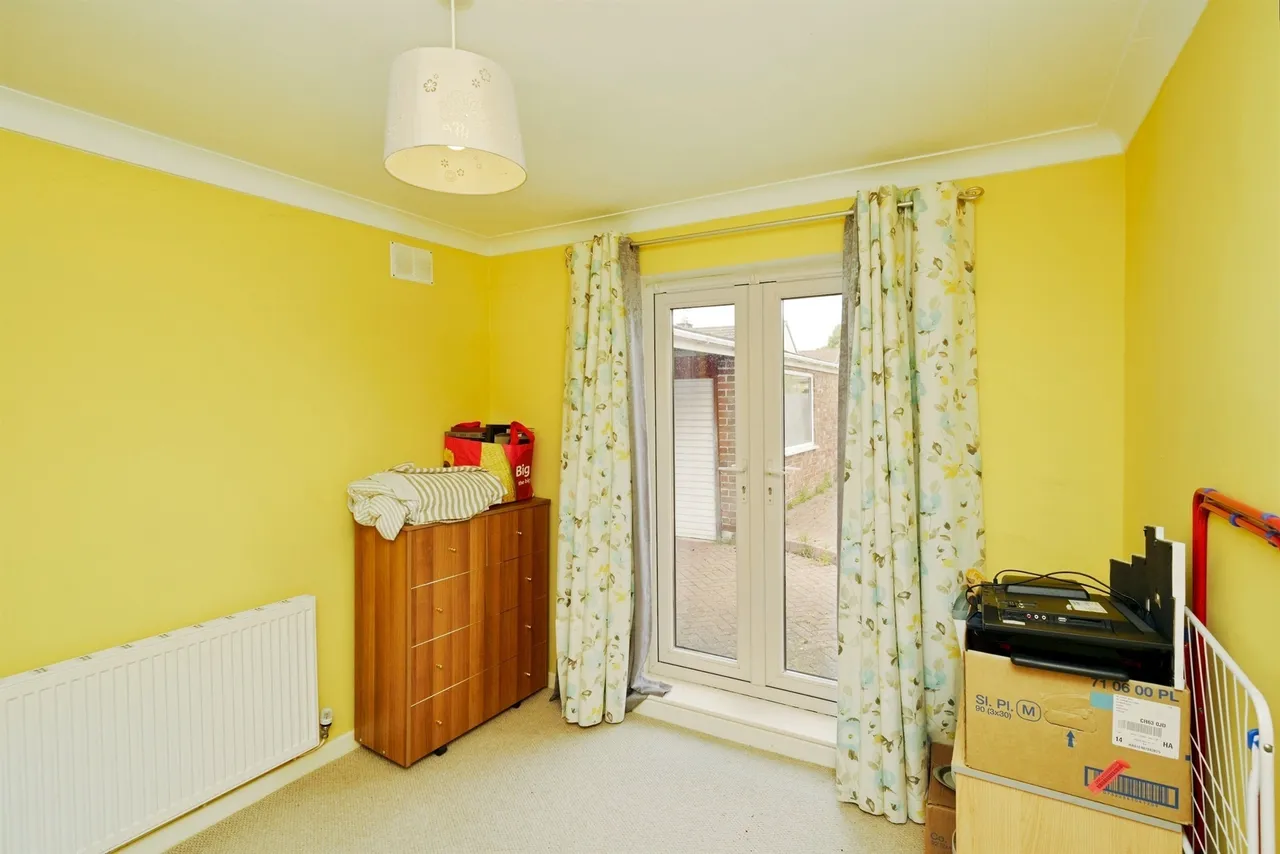 Sunningdale Drive, Bromborough, Wirral, photo 9