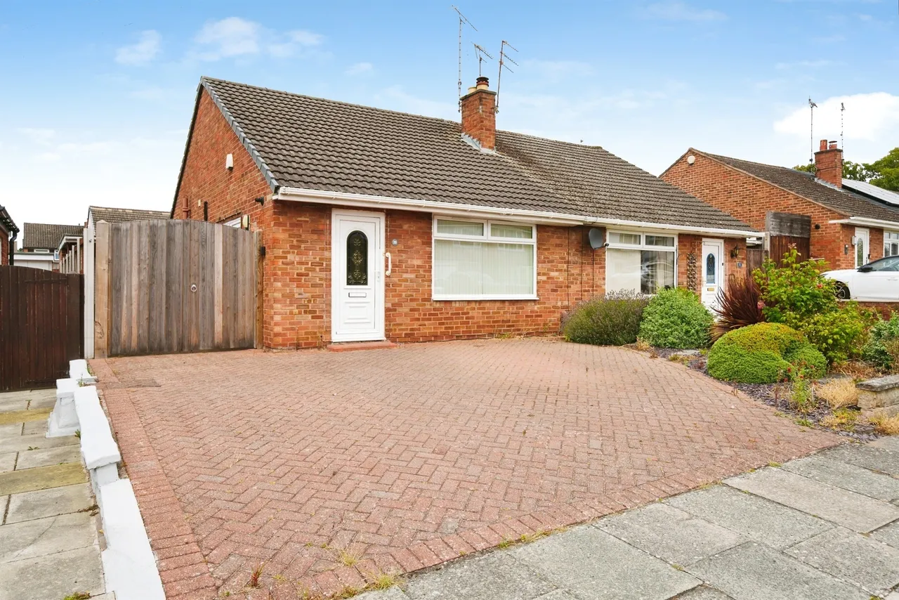 2 bed house for sale — Sunningdale Drive, Bromborough, Wirral