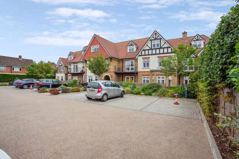Wharf Lane, Bourne End SL8 5RU, photo 13
