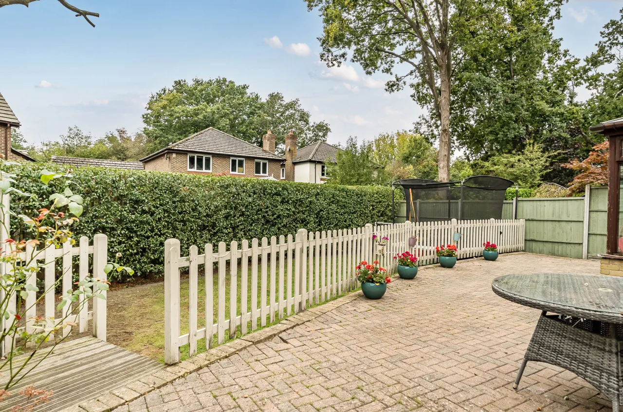 Minehurst Road, Mytchett, Camberley, Surrey, GU16 6JP, photo 8