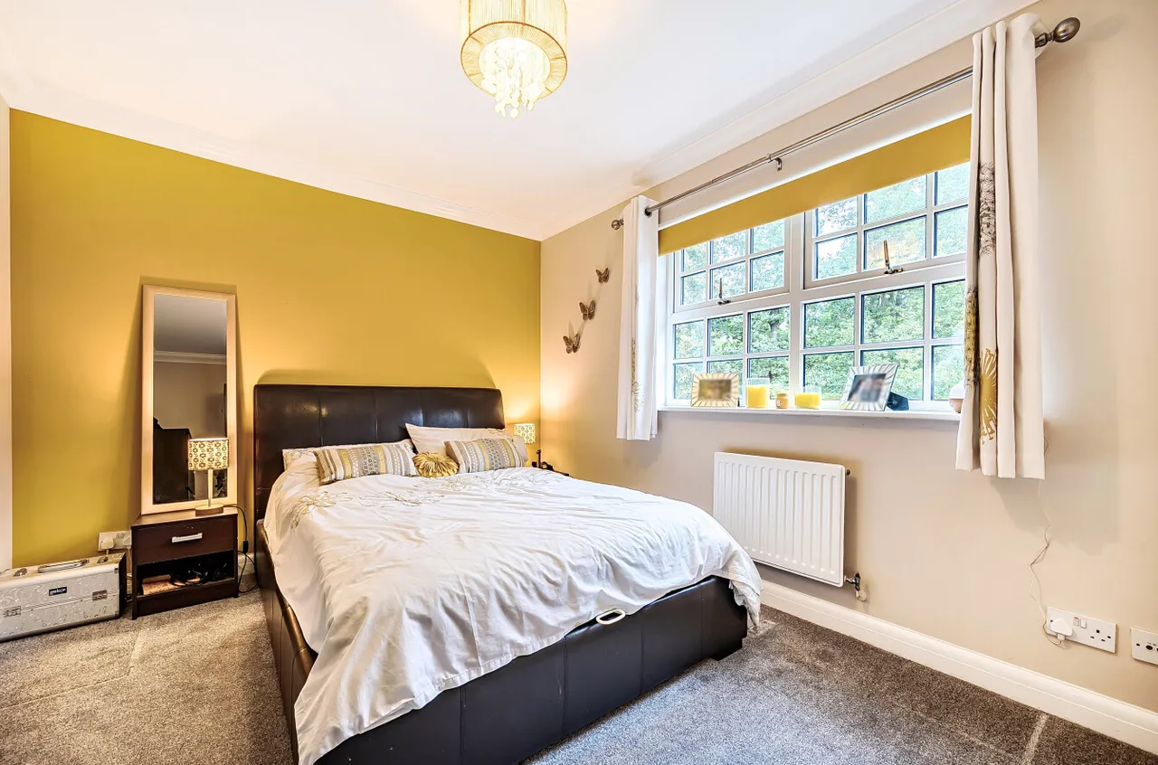 Minehurst Road, Mytchett, Camberley, Surrey, GU16 6JP, photo 6