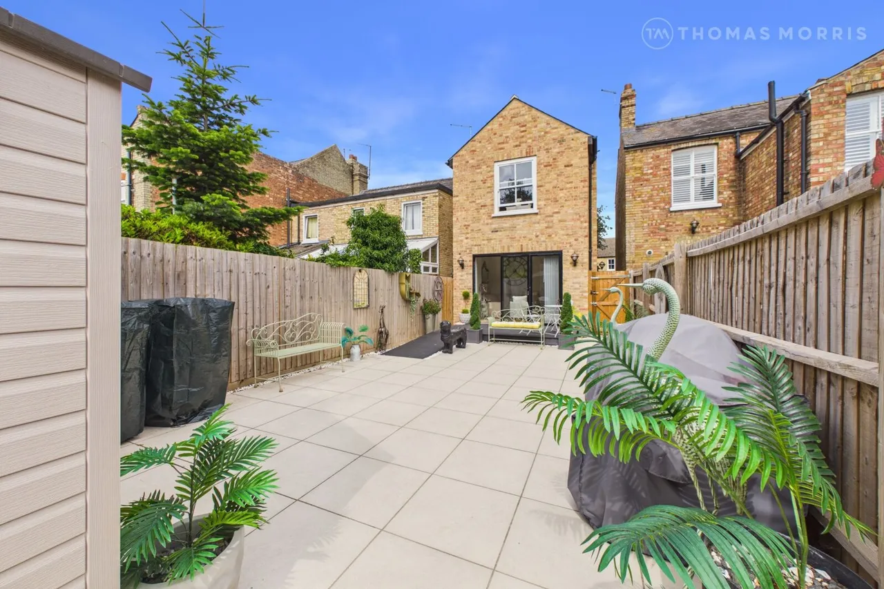 Victoria Square, Huntingdon, PE29, photo 9