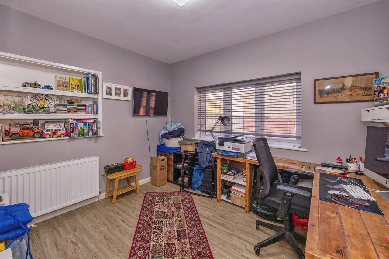 Avondale Road, Waterlooville, PO7, photo 13