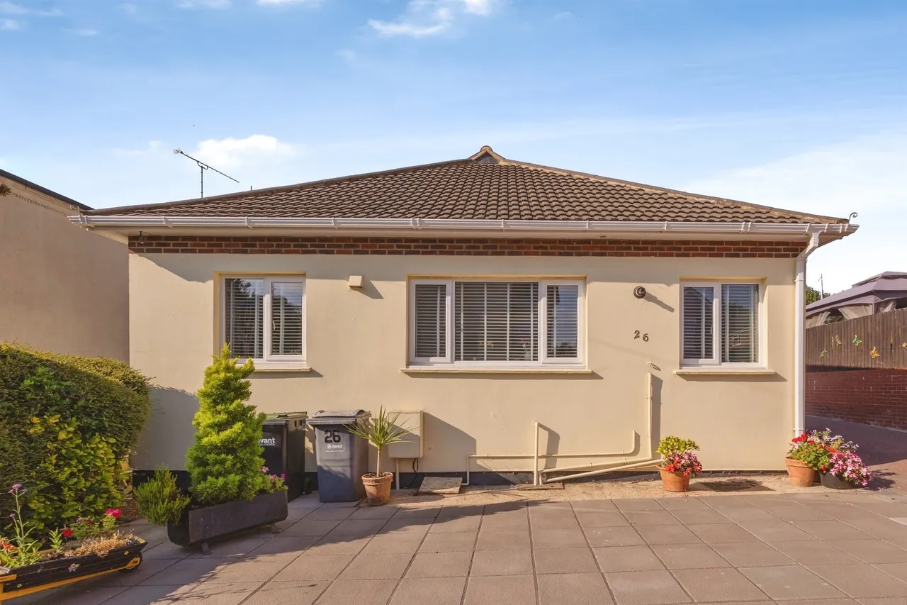 Avondale Road, Waterlooville, PO7, photo 28