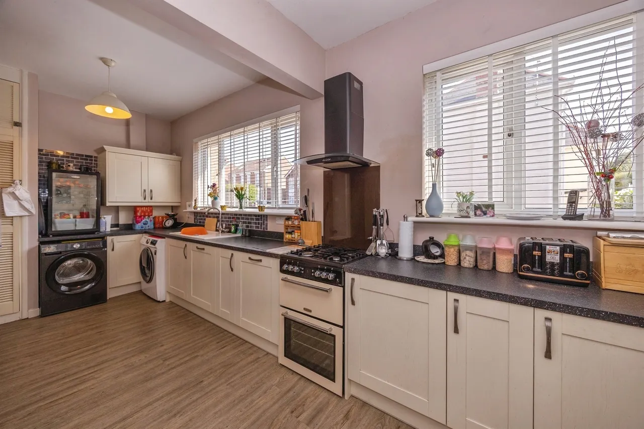 Avondale Road, Waterlooville, PO7, photo 4