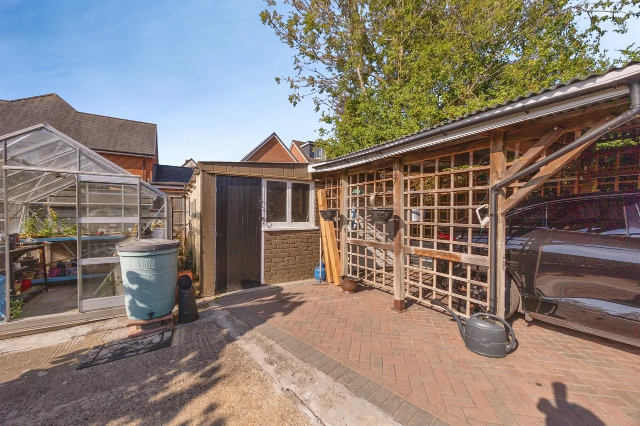 Avondale Road, Waterlooville, PO7, photo 23