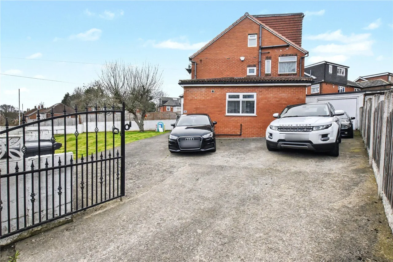 Allerton Grange Avenue, Leeds, LS17, photo 16