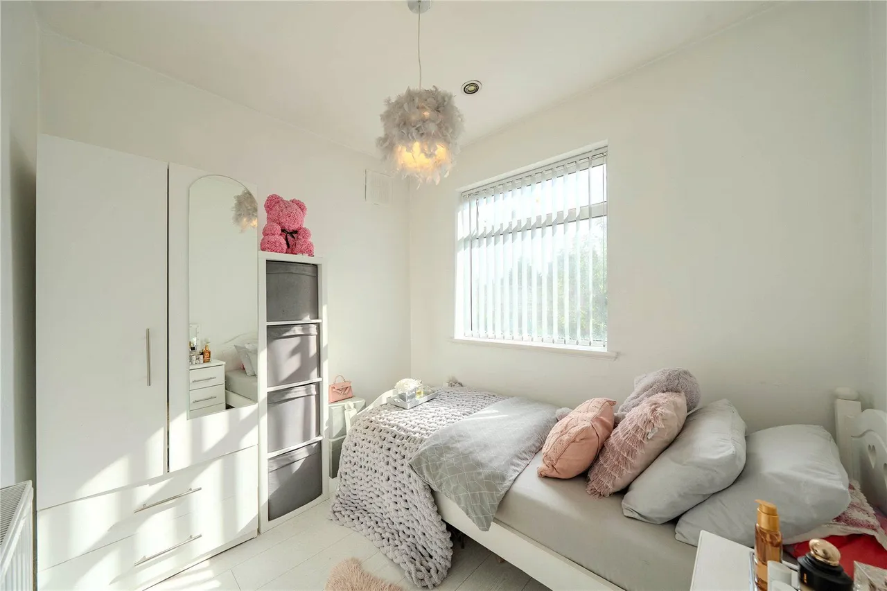 Allerton Grange Avenue, Leeds, LS17, photo 11