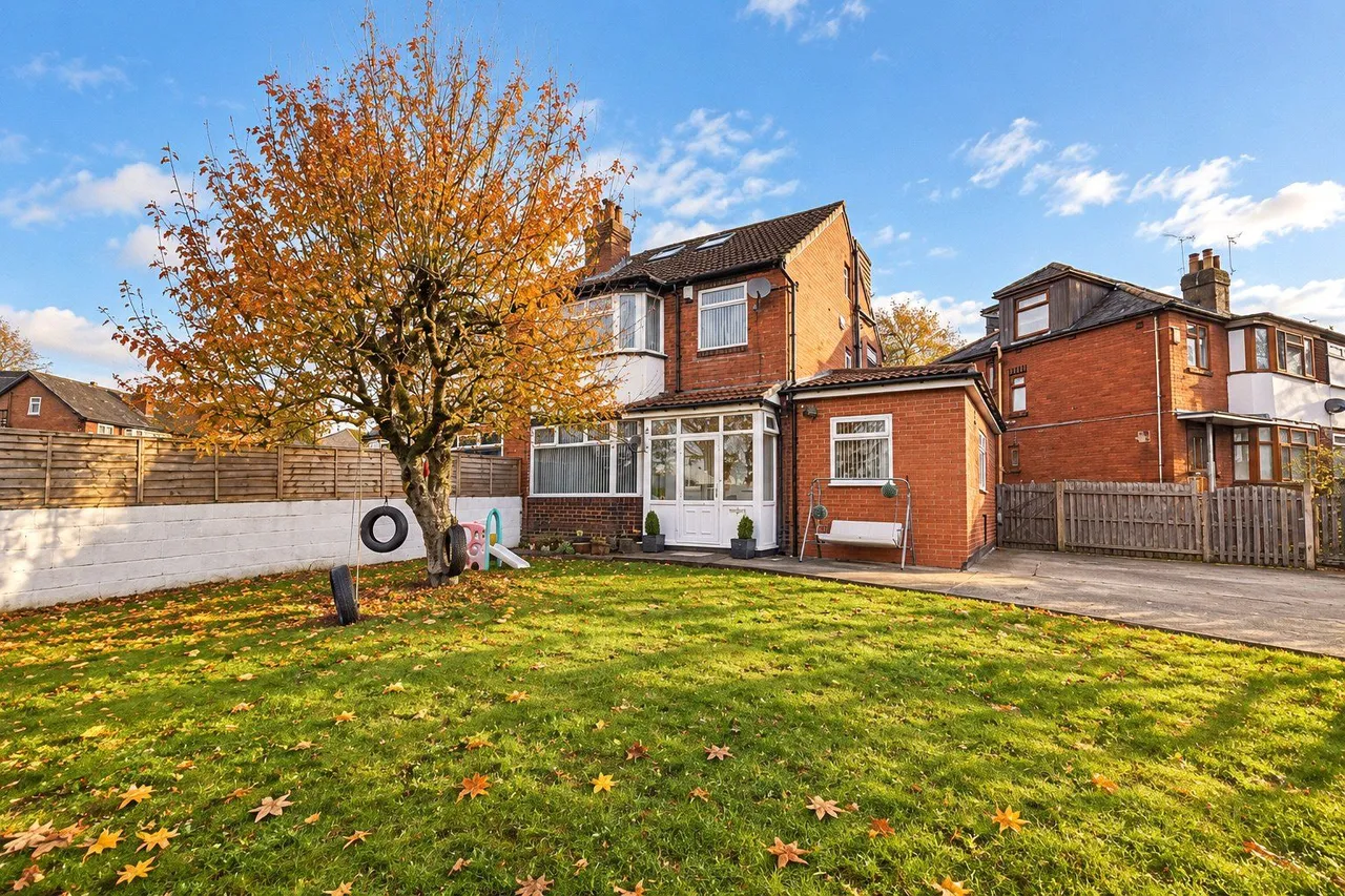 5 bed house for sale, Allerton Grange Avenue, Leeds, LS17