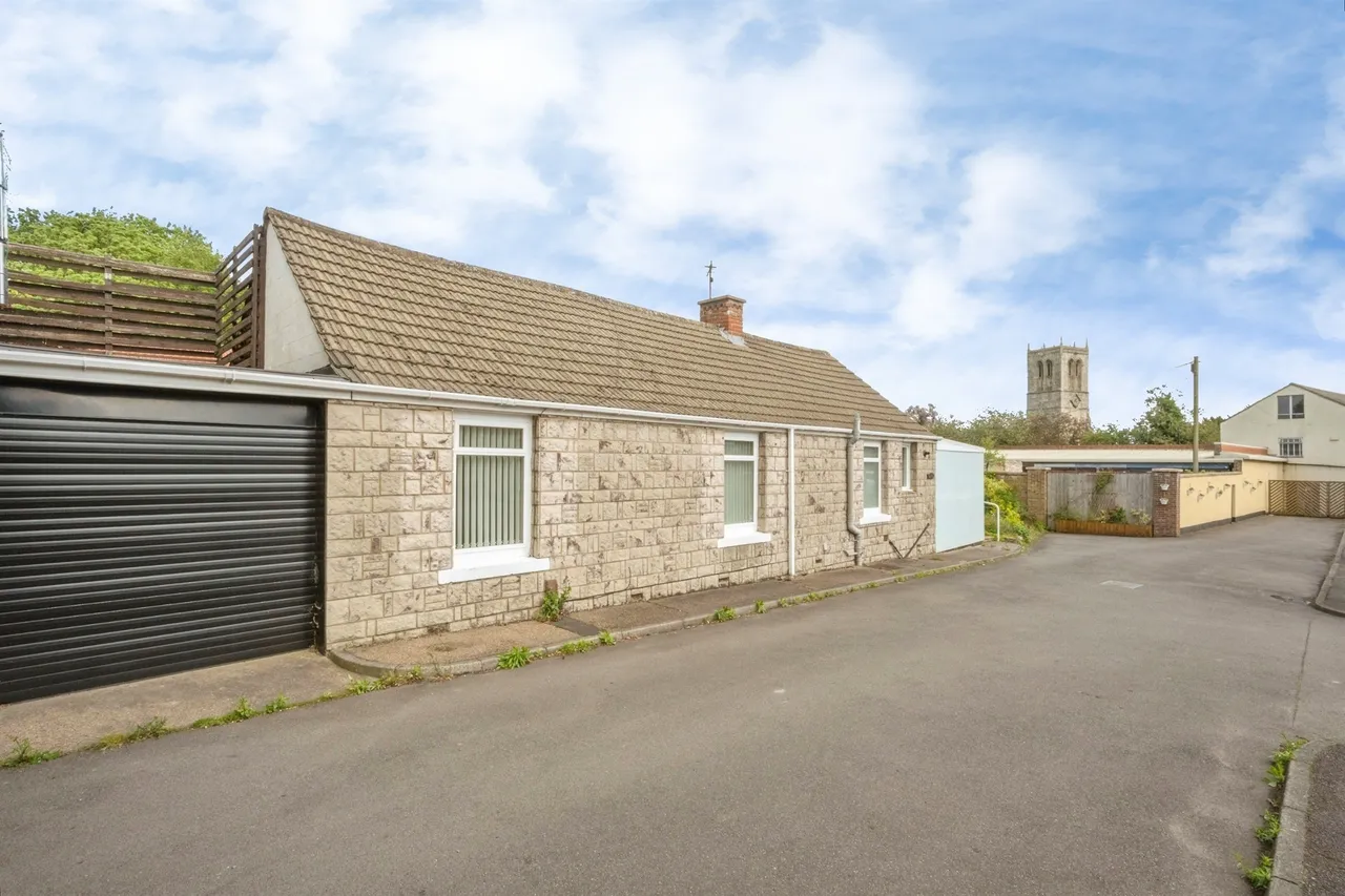 2 bed house for sale, Shires Close, Sprotbrough, DN5