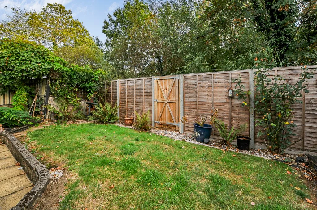 Firs Drive, Orchards Residential Park, SL3, photo 16