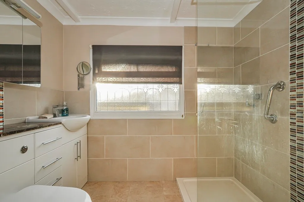 Firs Drive, Orchards Residential Park, SL3, photo 21