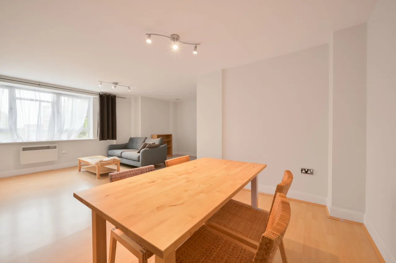 16 Mercury House, Heathcroft, London, photo 7