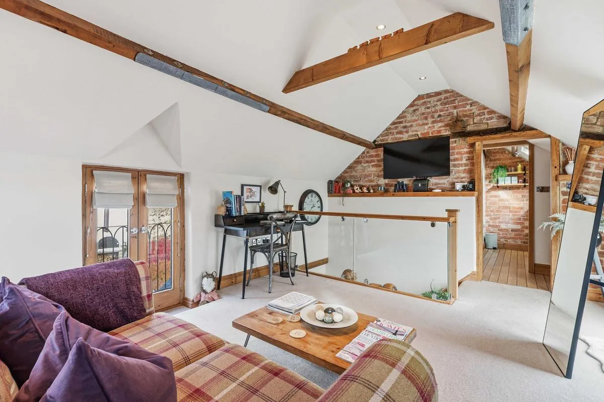 Hillside Kettering Road, Walgrave, NN6, photo 39