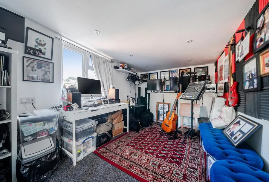 Gaston Avenue, Keynsham, BS31, photo 16