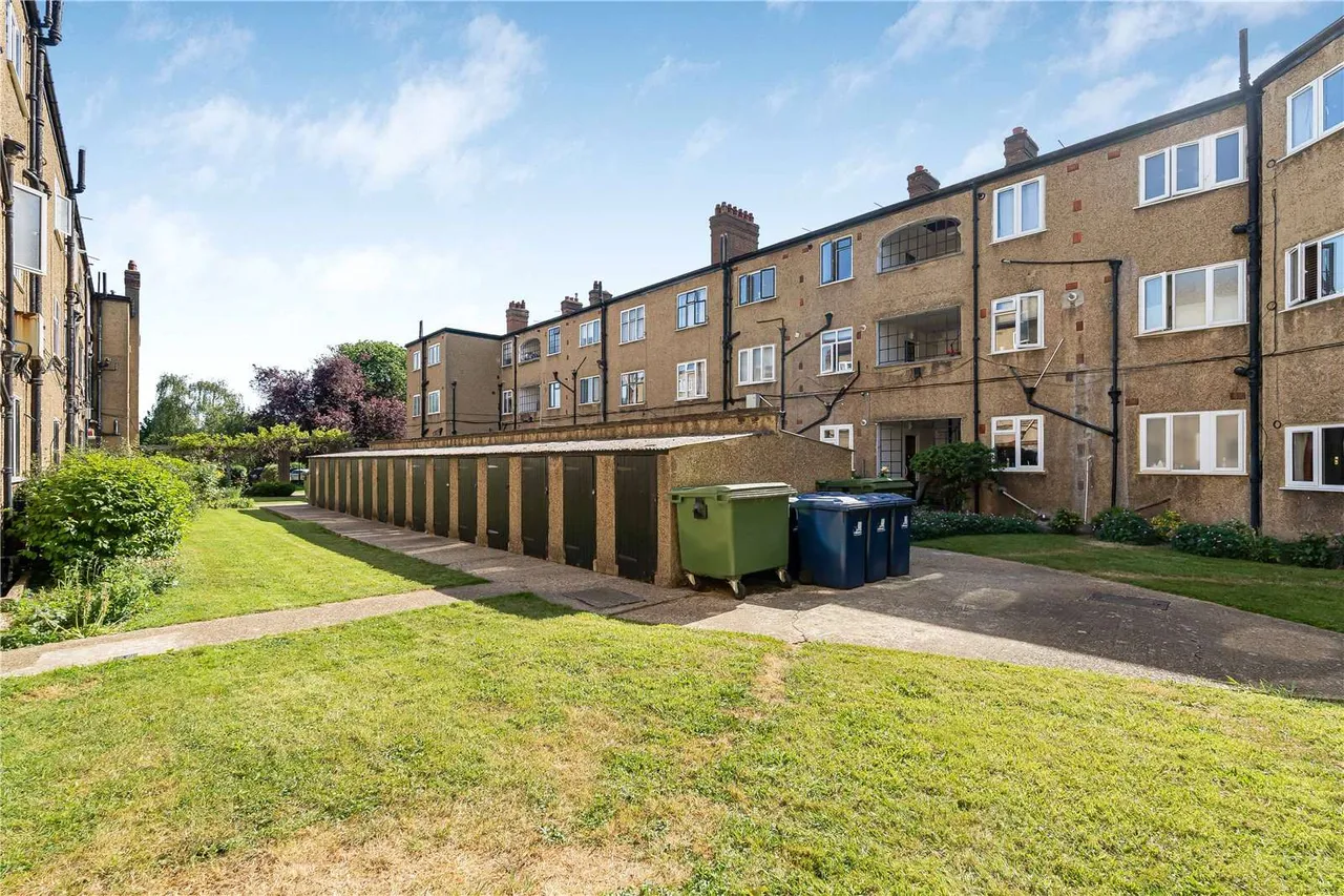 Oxford Court, Queens Drive, London, W3 0HH, photo 12