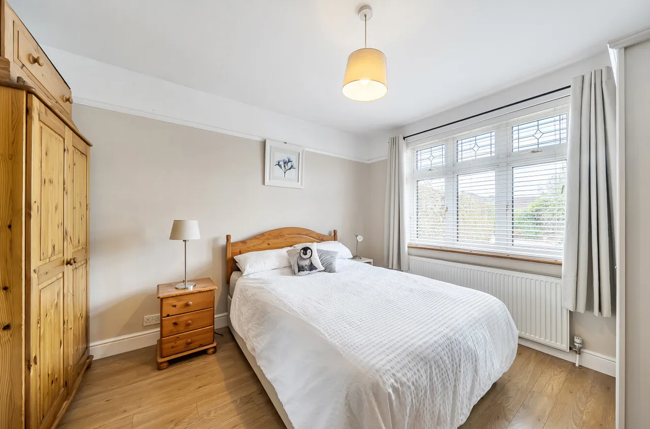 Halebourne Lane, Chobham, Woking, Surrey, GU24 8SL, photo 11