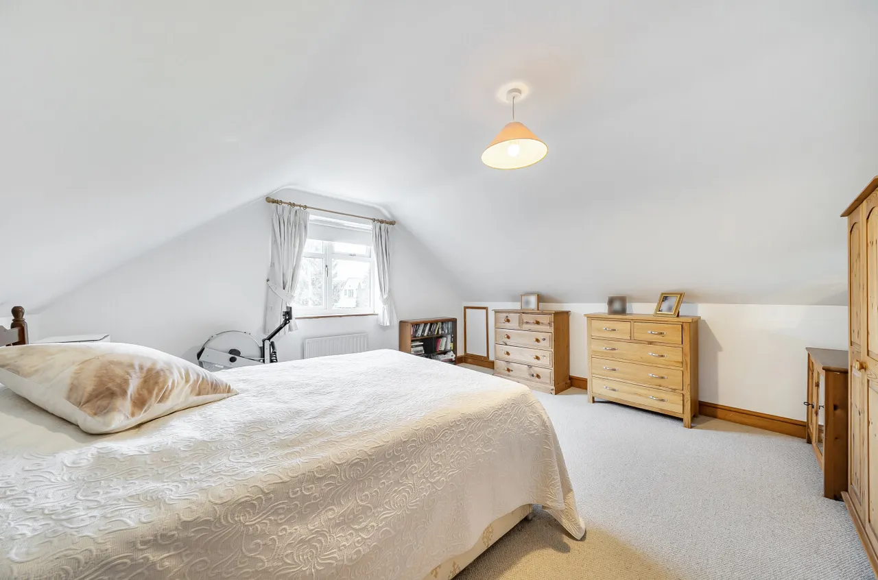 Halebourne Lane, Chobham, Woking, Surrey, GU24 8SL, photo 9
