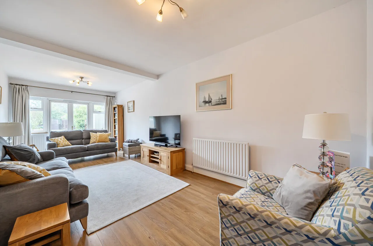 Halebourne Lane, Chobham, Woking, Surrey, GU24 8SL, photo 2
