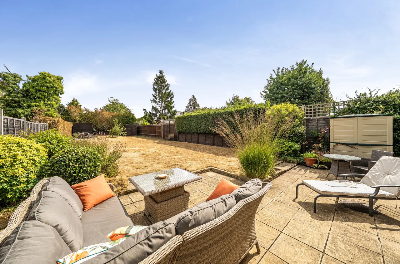 Halebourne Lane, Chobham, Woking, Surrey, GU24 8SL, photo 15