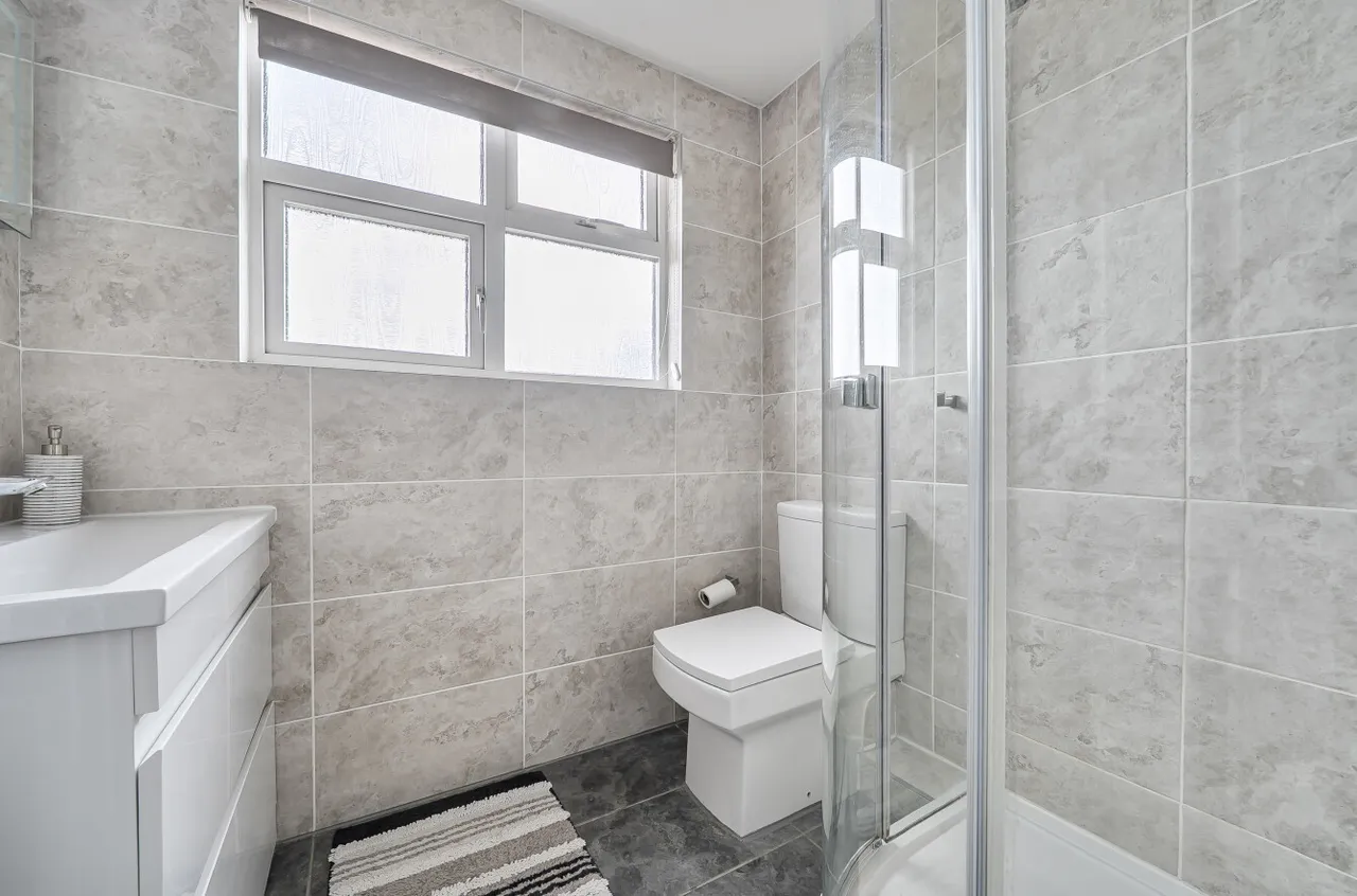 Halebourne Lane, Chobham, Woking, Surrey, GU24 8SL, photo 14