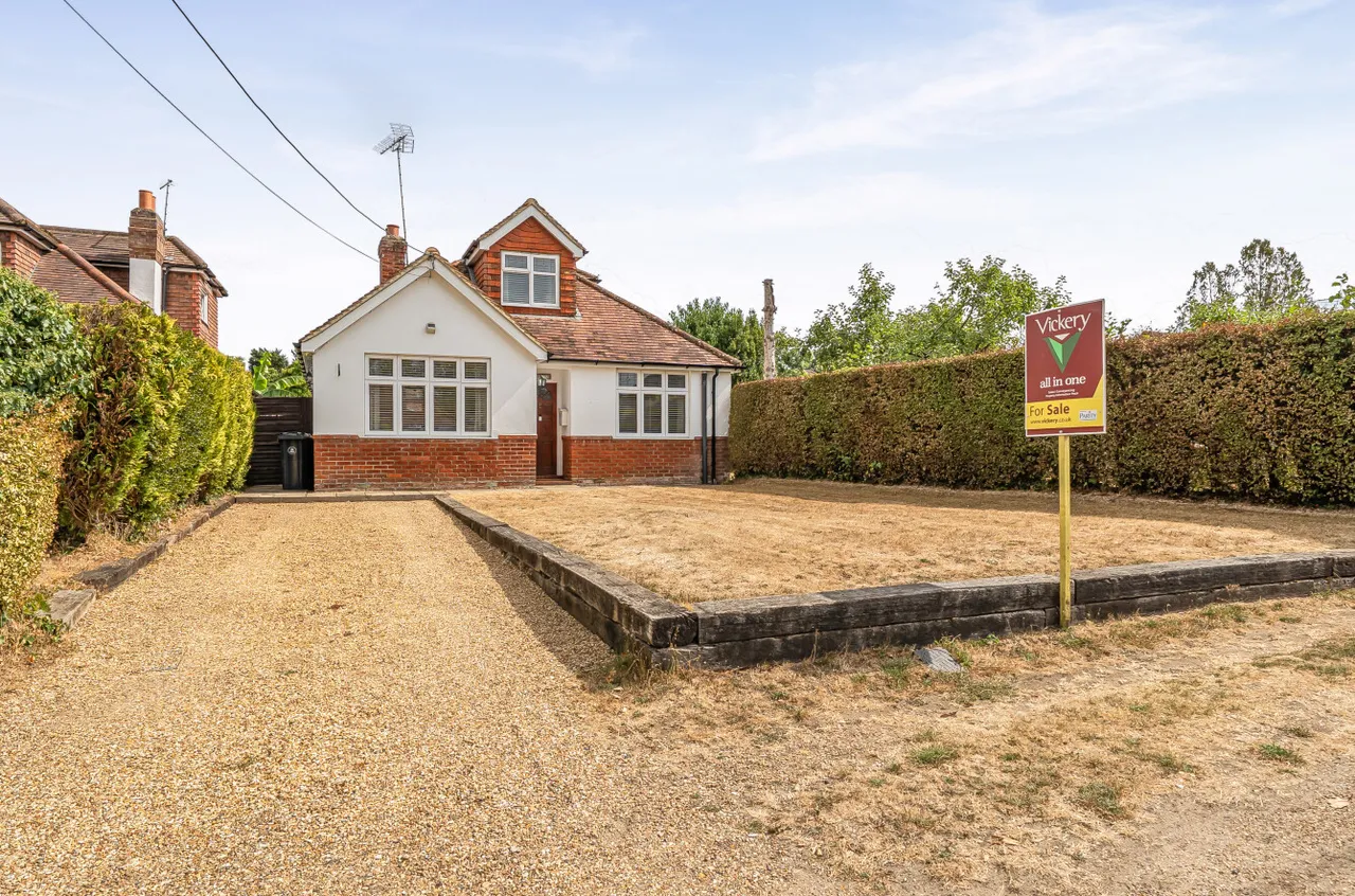 Halebourne Lane, Chobham, Woking, Surrey, GU24 8SL, photo 20