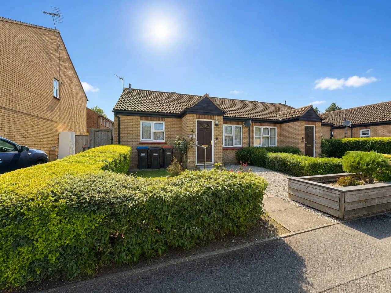 2 bed house for sale, Germander Place, Conniburrow, MK14