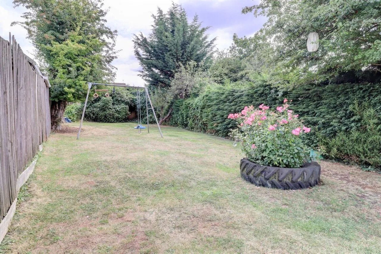 Sawpit Hill, Hazlemere, HP15, photo 17