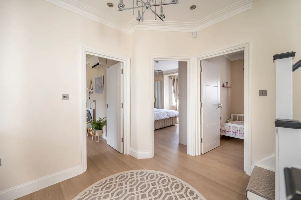 26 Warren Road, London, photo 9