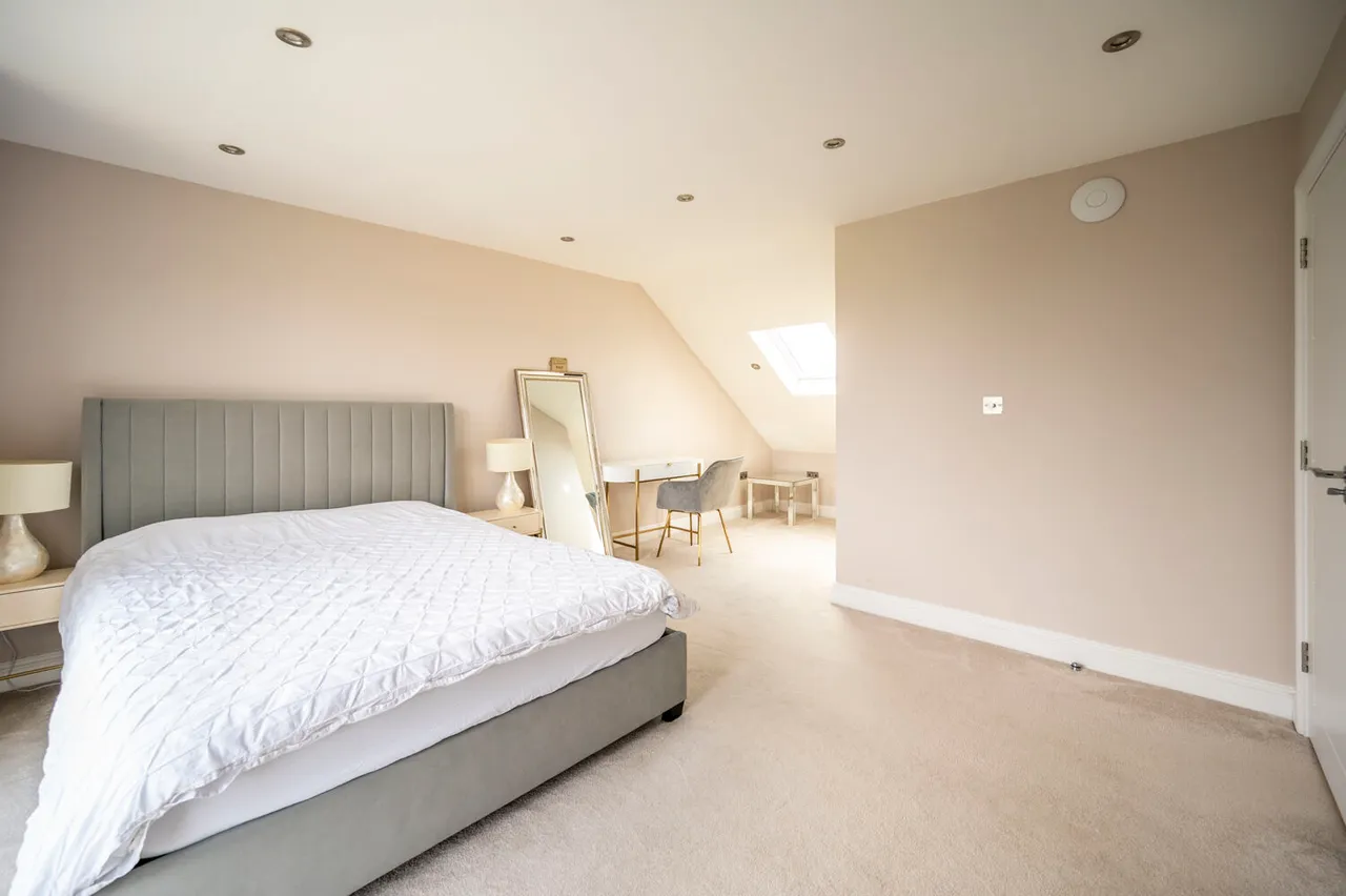 26 Warren Road, London, photo 11