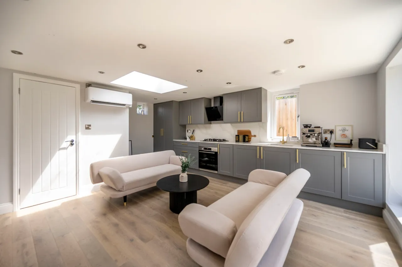 26 Warren Road, London, photo 7