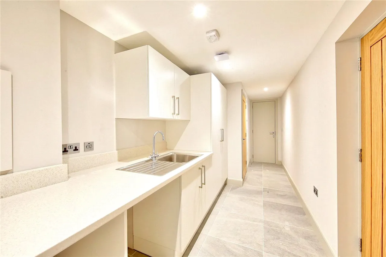 Old Bakery Mews, Hampton Wick, Kingston, KT1 4FU, photo 7