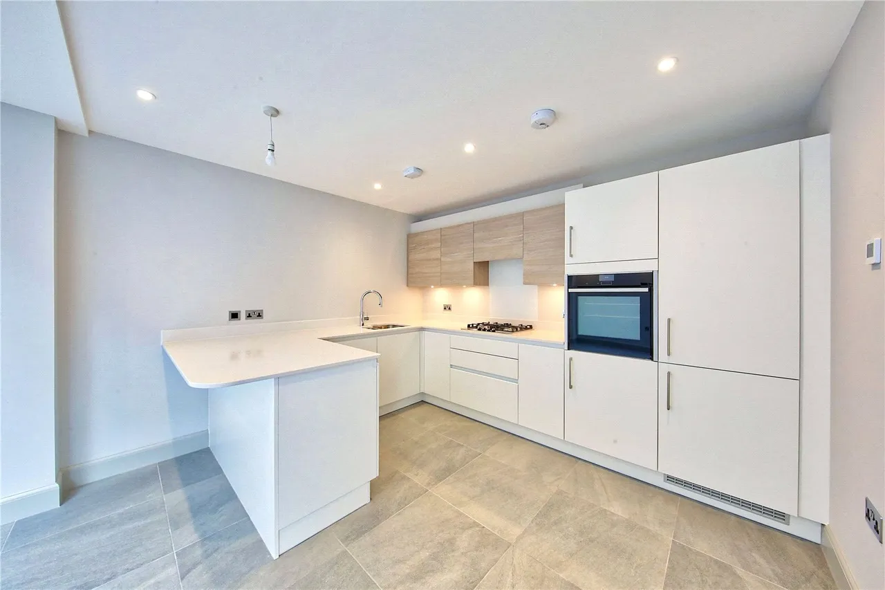 Old Bakery Mews, Hampton Wick, Kingston, KT1 4FU, photo 3