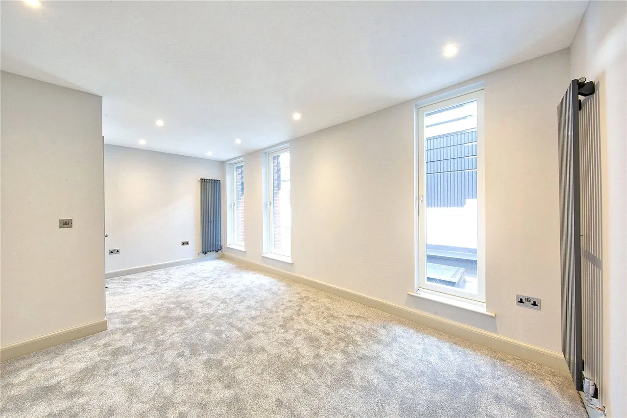 Old Bakery Mews, Hampton Wick, Kingston, KT1 4FU, photo 5