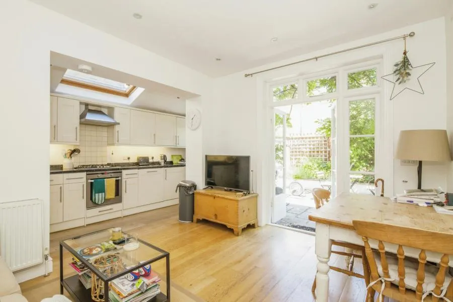 Bowood Road, SW11, photo 3