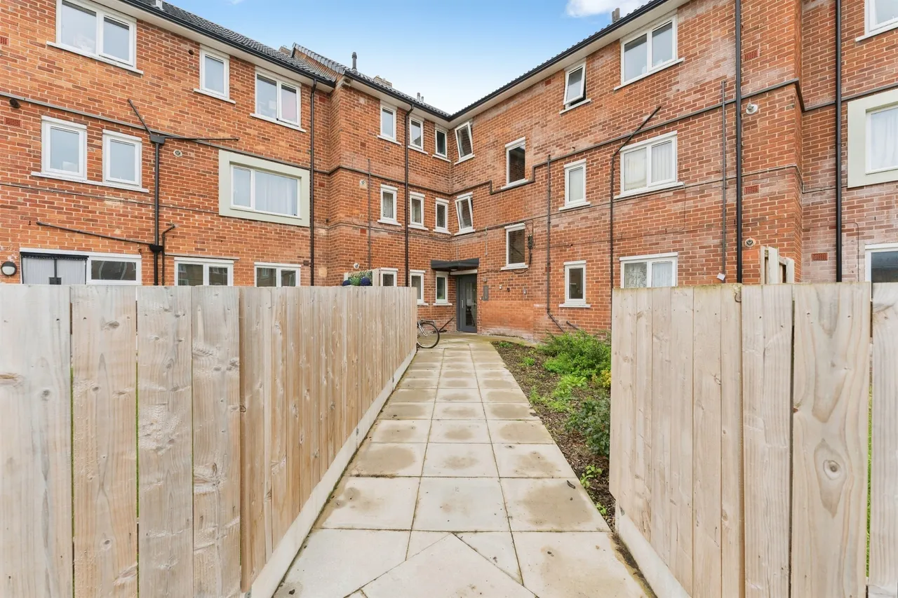 1 bed flat for sale, Sutton Way, Great Sutton, CH65
