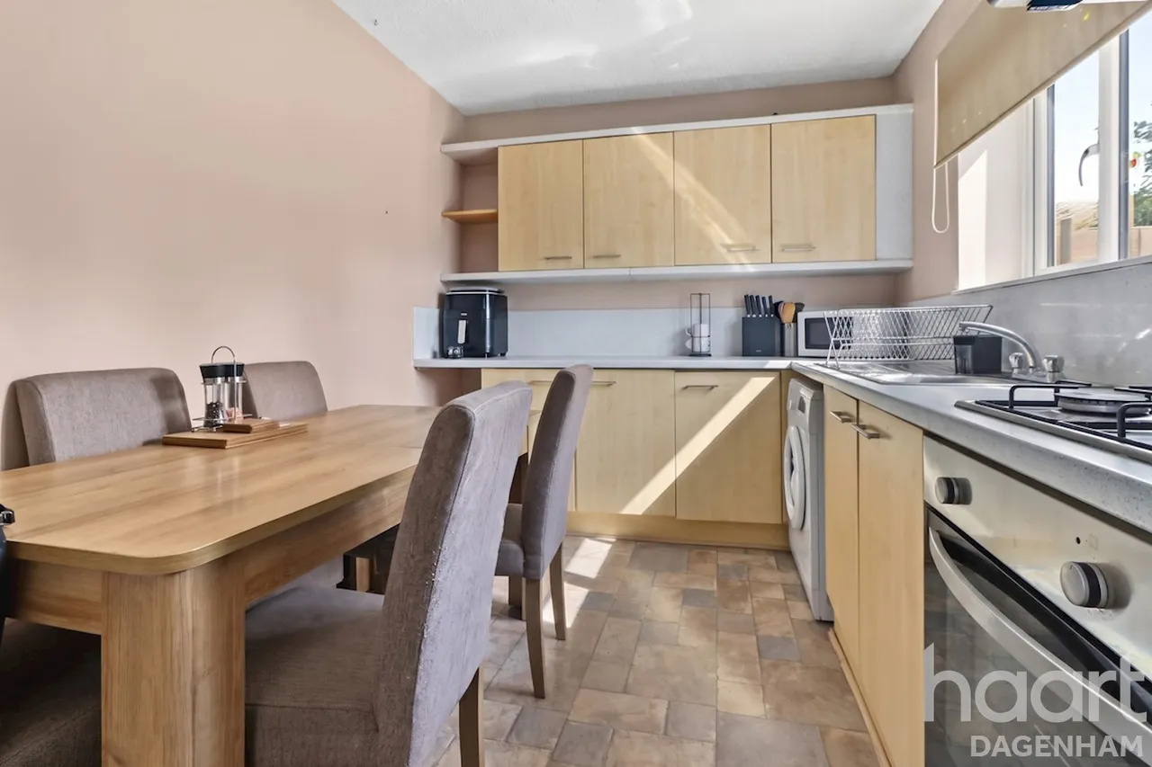 Rusholme Avenue, Dagenham, RM10, photo 4