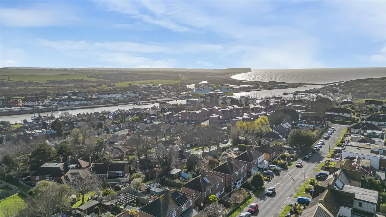 First Avenue, Newhaven, photo 31