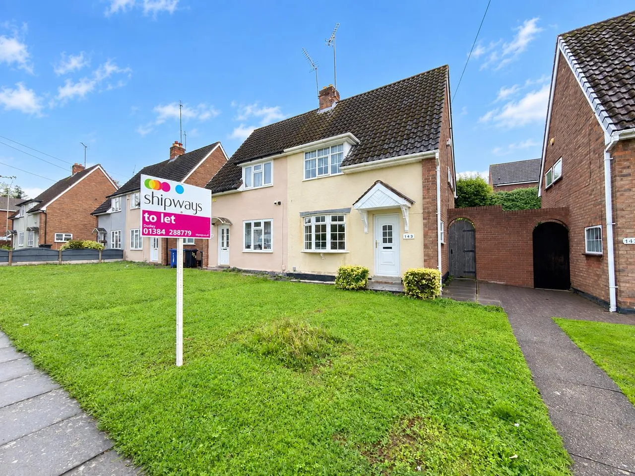 2 bed house to rent — Russells Hall Road, DUDLEY