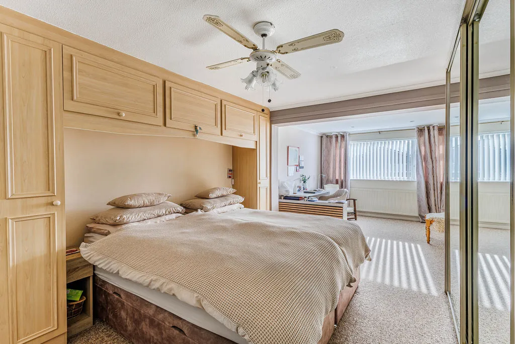 Conway Close Summit, Heywood OL10 4SG, photo 16