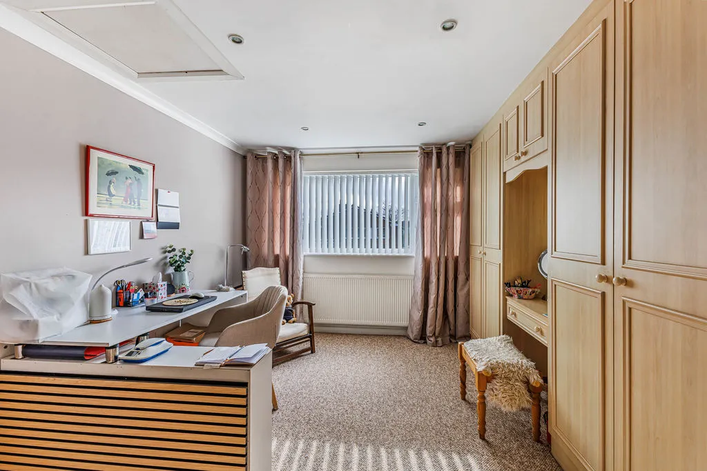 Conway Close Summit, Heywood OL10 4SG, photo 14