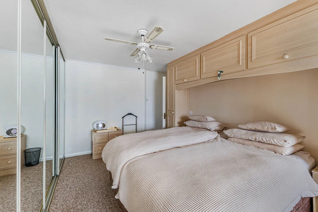 Conway Close Summit, Heywood OL10 4SG, photo 31