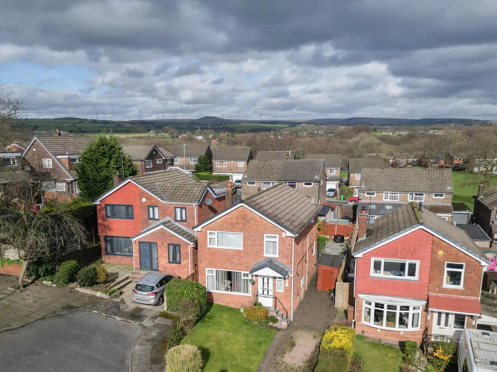 Conway Close Summit, Heywood OL10 4SG, photo 28