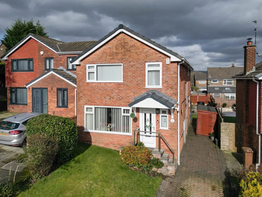 3 bed house for sale — Conway Close Summit, Heywood OL10 4SG