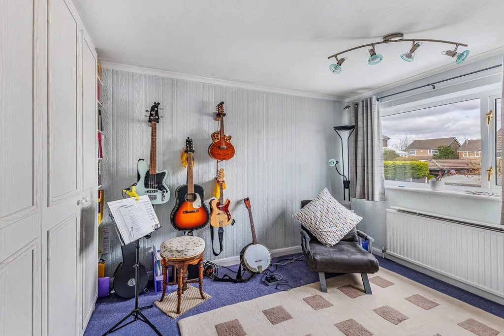 Conway Close Summit, Heywood OL10 4SG, photo 18