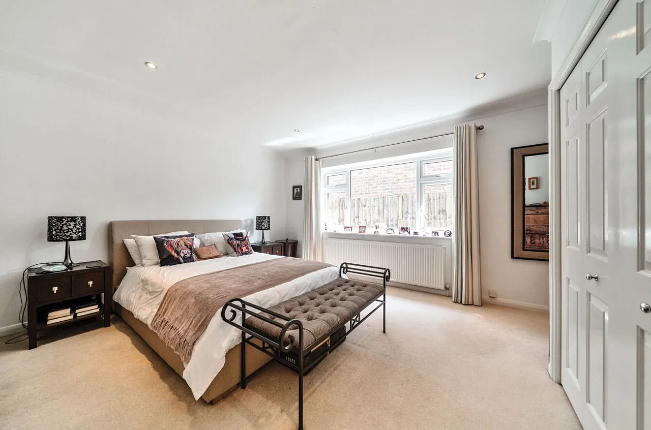 Ambleside Road, Lightwater, Surrey, GU18 5UL, photo 9