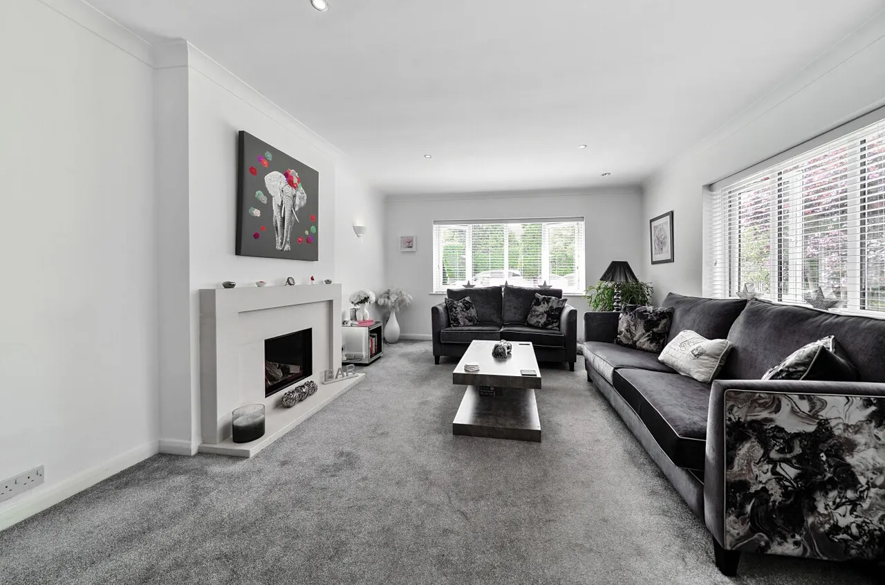 Ambleside Road, Lightwater, Surrey, GU18 5UL, photo 6