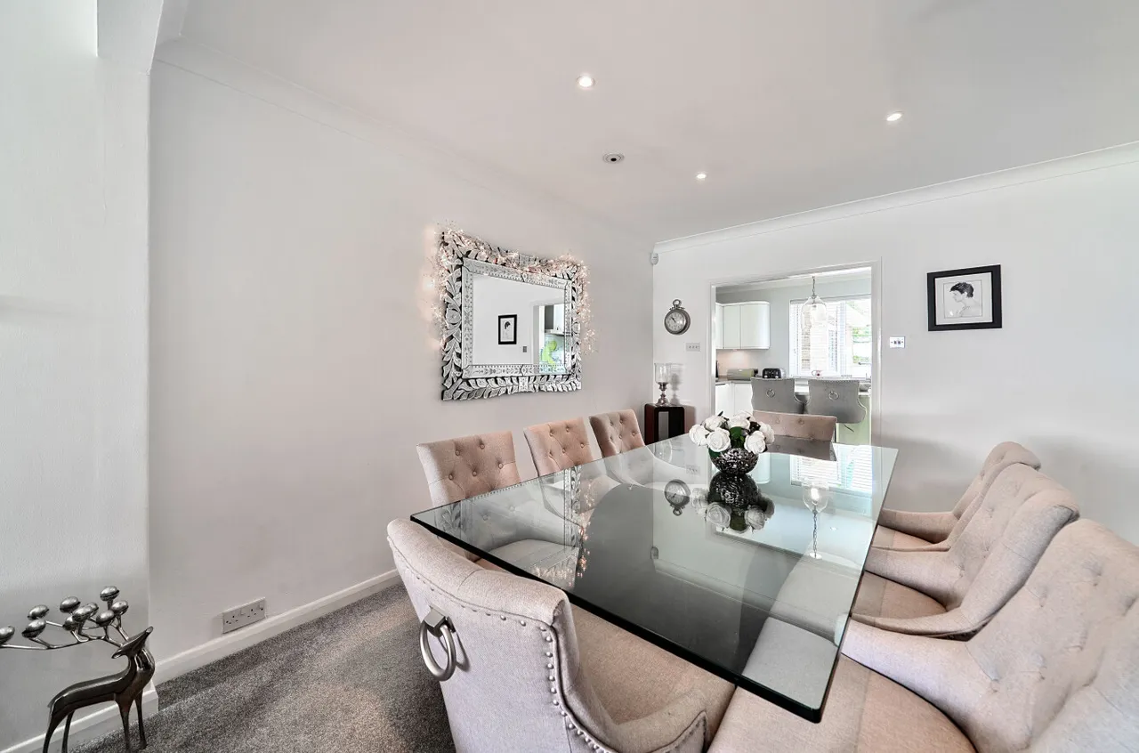 Ambleside Road, Lightwater, Surrey, GU18 5UL, photo 4
